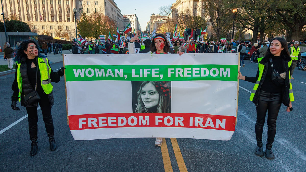 Women march to the Washington Monument in Washington, D.C. on November 26, 2022 in memory of Mahsa Amini
Source: IMAGO / NurPhoto - null
