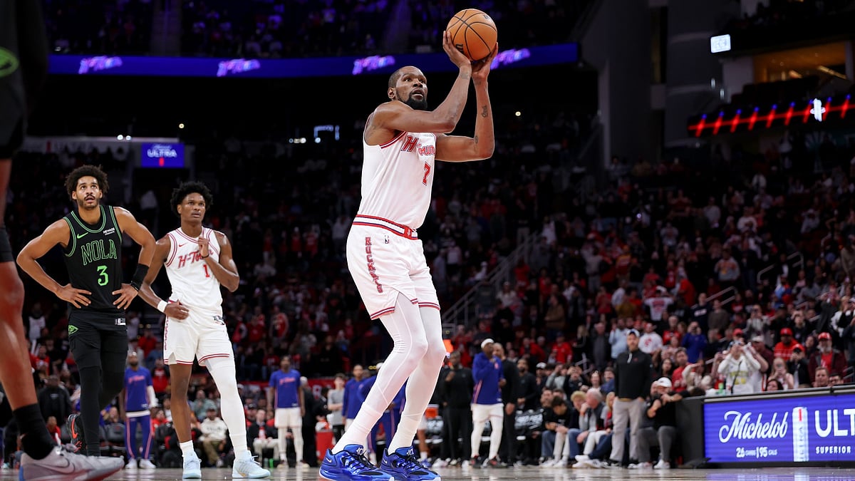 Kevin Durant in action against New Orleans Pelicans in NBA.
