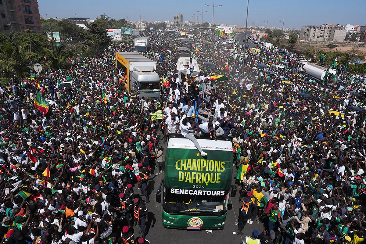 Africa Cup of Nations Soccer Champions Senegal Welcomed By Hundreds Of Fans In Dakar-1