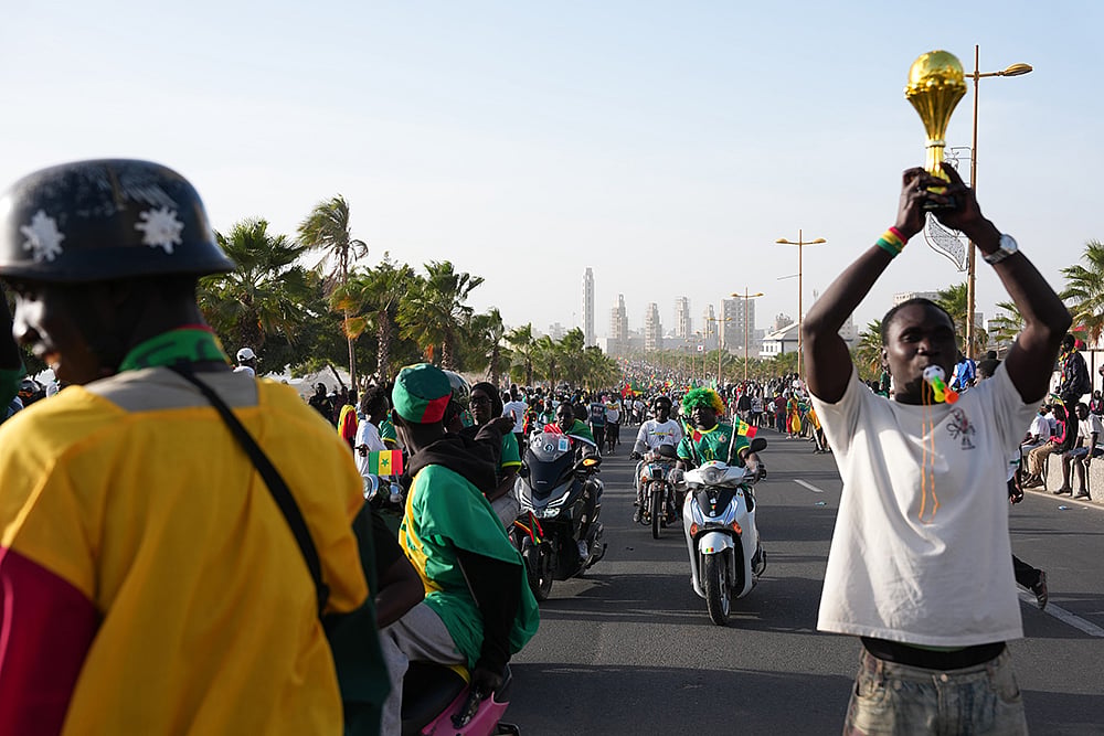 Africa Cup of Nations Soccer Champions Senegal Welcomed By Hundreds Of Fans In Dakar-3