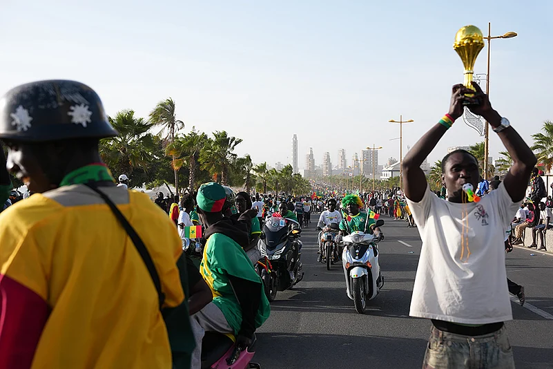 Africa Cup of Nations Soccer Champions Senegal Welcomed By Hundreds Of Fans In Dakar-3