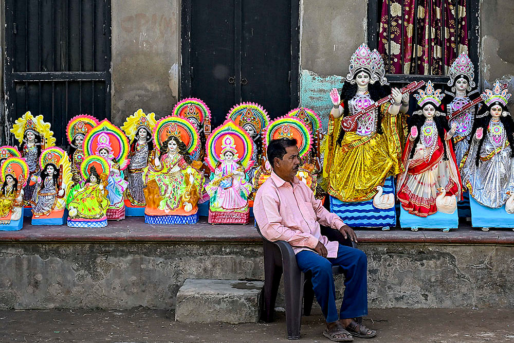 Nadia shop readies idols ahead of Saraswati Puja
