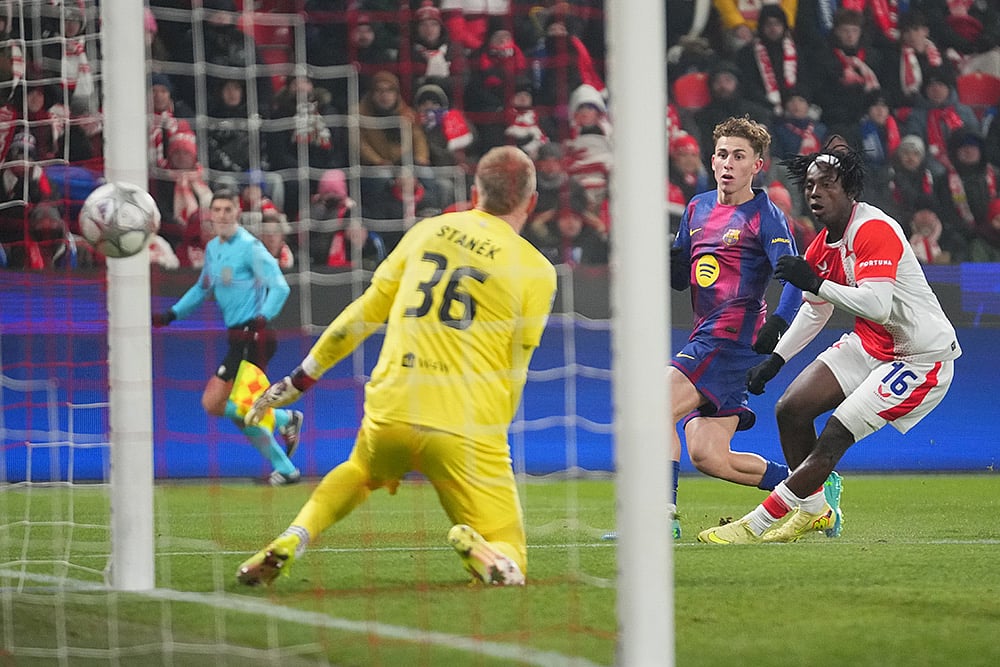 Slavia Prague vs Barcelona Champions League soccer-Fermin Lopez