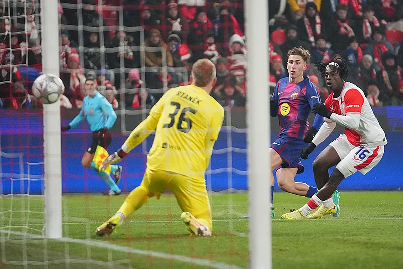 Slavia Prague vs Barcelona Champions League soccer-Fermin Lopez