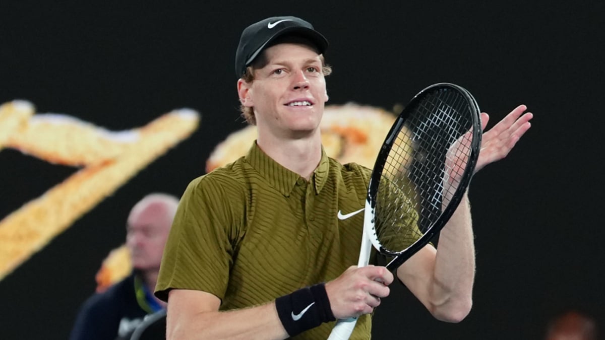 Jannik Sinner is through to round three.