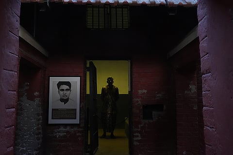 Statue of Dinesh Gupta, a notable Indian freedom fighter in the cell of Alipore jail museum.