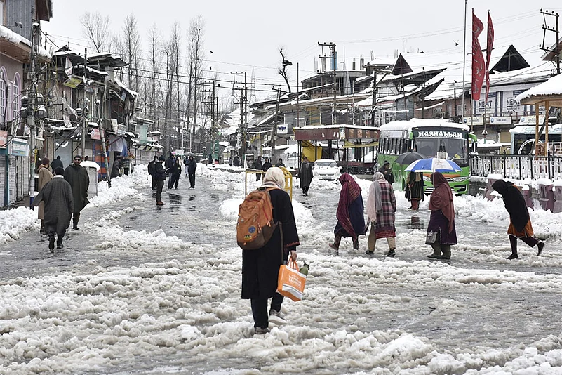 Snowfall in Budgam