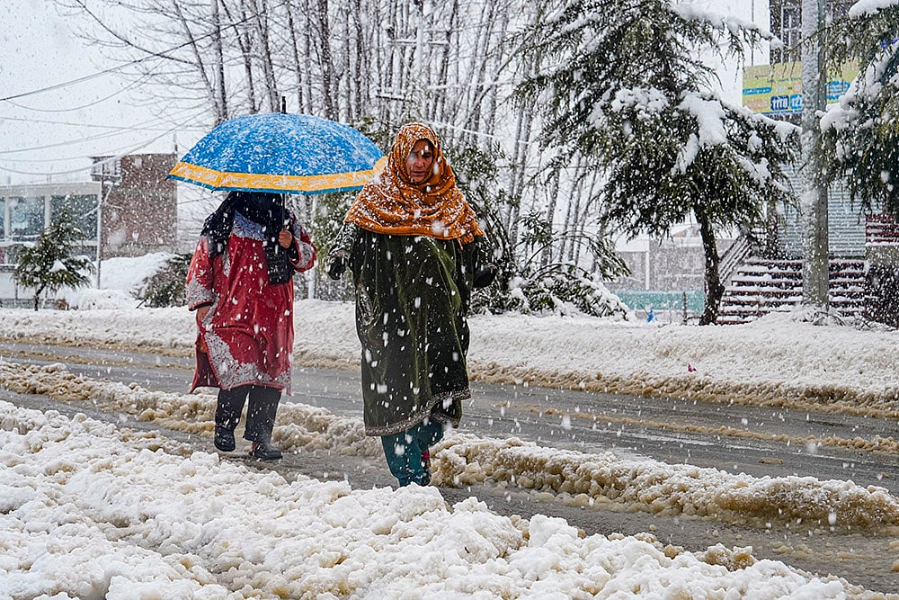 Snowfall in Srinagar