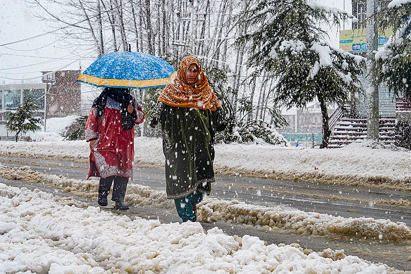 Snowfall in Srinagar
