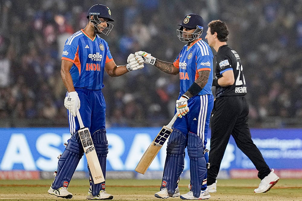 | Photo: PTI/Karma Bhutia : India's Shivam Dube and Suryakumar Yadav during the second T20I cricket match between India and New Zealand, at Shaheed Veer Narayan Singh International Cricket Stadium, in Raipur, Chhattisgarh.