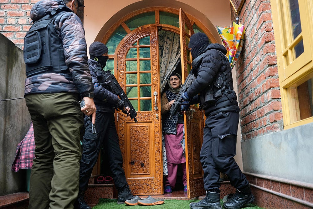 Srinagar: Security beefed up for Republic Day