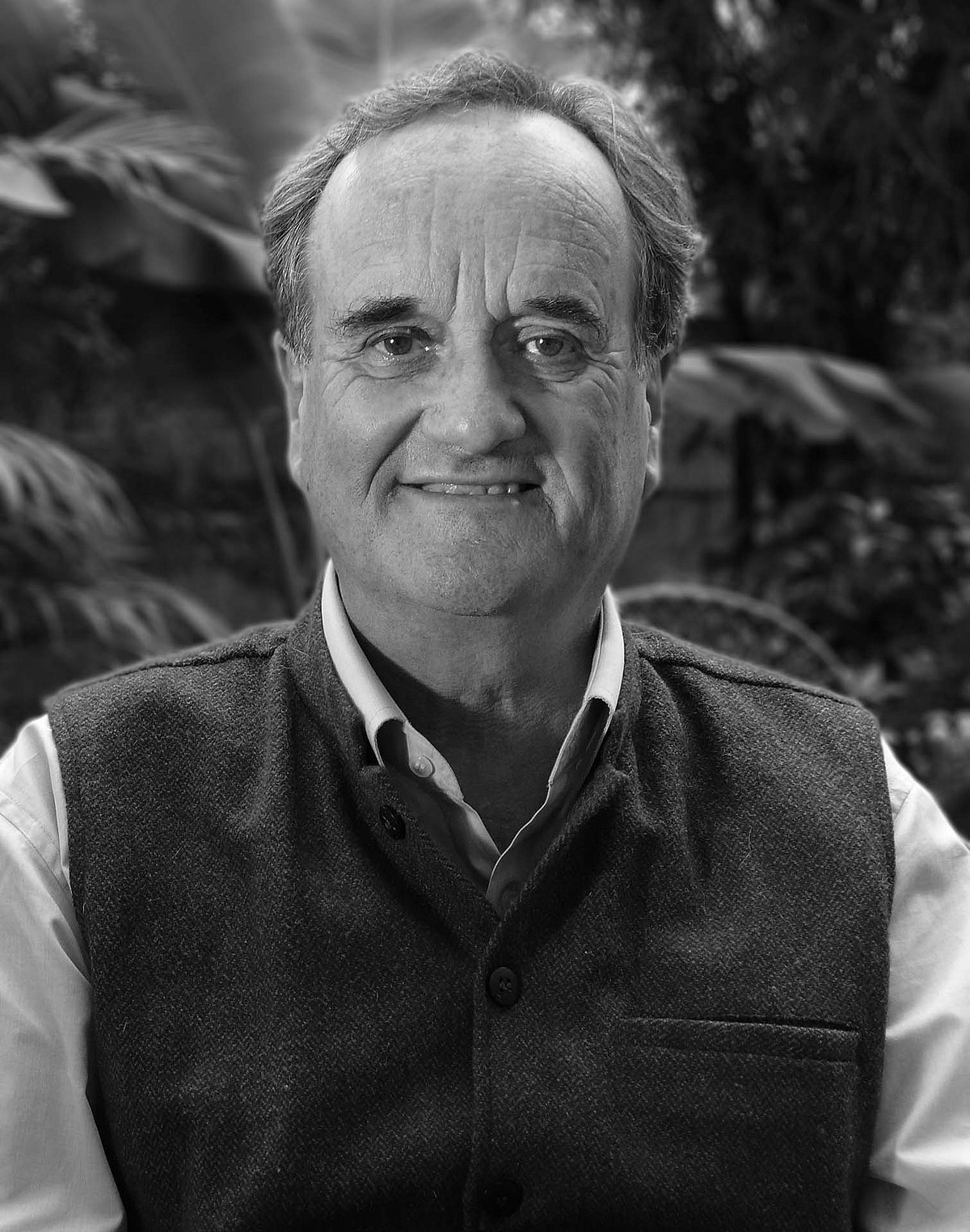 Mark Tully - null