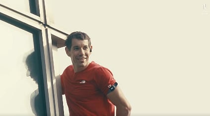 Screengrab/Netflix : Alex Honnold smiles during his ascent to the Taipei 101 building  