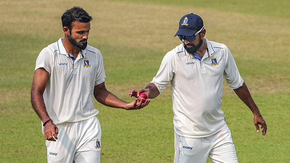 | Photo: PTI/Swapan Mahapatra : Ranji Trophy: Bengal vs Uttarakhand-Day 3