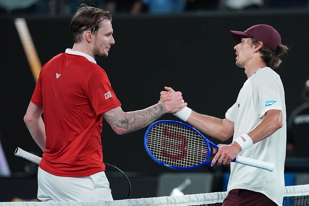 Australian Open: Alexander Bublik vs Alex de Minaur