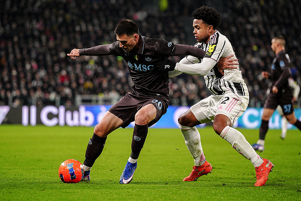 juventus vs napoli 2025-26 serie a soccer-Eljif Elmas