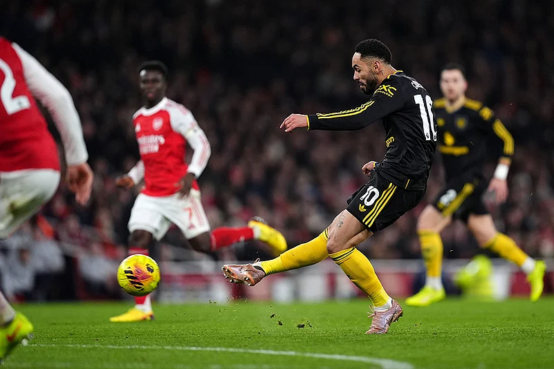 arsenal vs manchester united english premier league soccer-Matheus Cunha