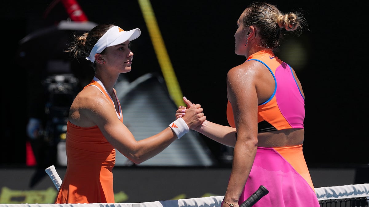 AP : Iva Jovic, left, of the U.S. congratulates Aryna Sabalenka of Belarus following their quarterfinal match at the Australian Open tennis championship.
