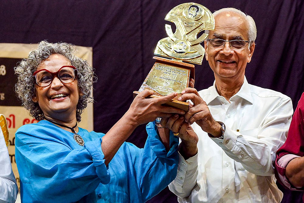 Arundhati Roy receives Malayattoor Foundations award