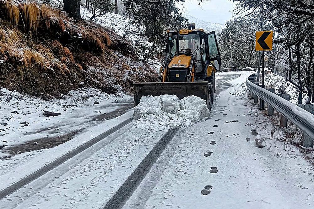 Weather: Snowfall in Uttarakhand