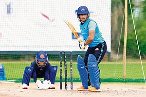 | Photo: Special Arrangement : Big Knock: Jasia Akhtar, all
set to strike