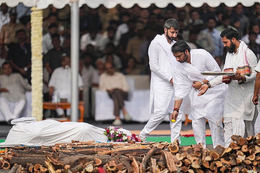 Last rites of Ajit Pawar in Baramati