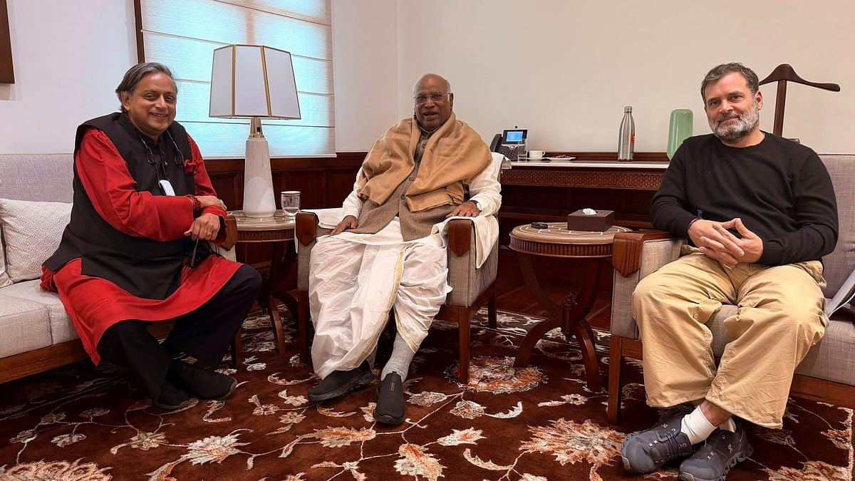 X : Thiruvananthapuram MP with INC President Mallikarjun Kharge and LoP Rahul Gandhi