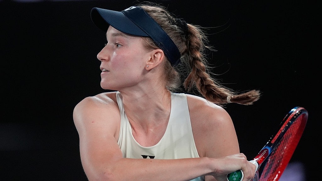Photo: AP : Elena Rybakina of Kazakhstan plays a forehand return to Jessica Pegula of the USA during their semi-final match at the Australian Open tennis championship in Melbourne.