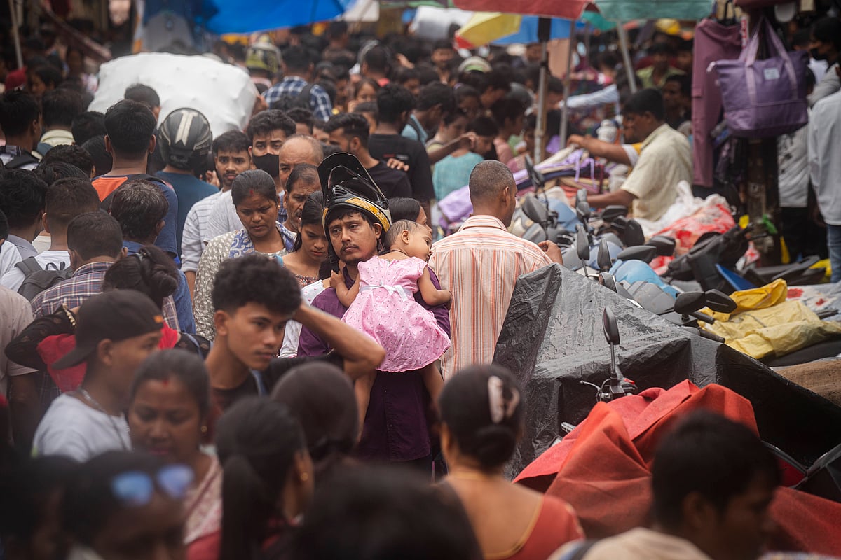 Source: IMAGO / NurPhoto; Representative image : By most estimates, India’s middle class—loosely defined as households earning between Rs. 5 lakh and Rs. 30 lakh annually—accounts for roughly 30–35 per cent of the population, but contributes a disproportionate share of direct taxes. 