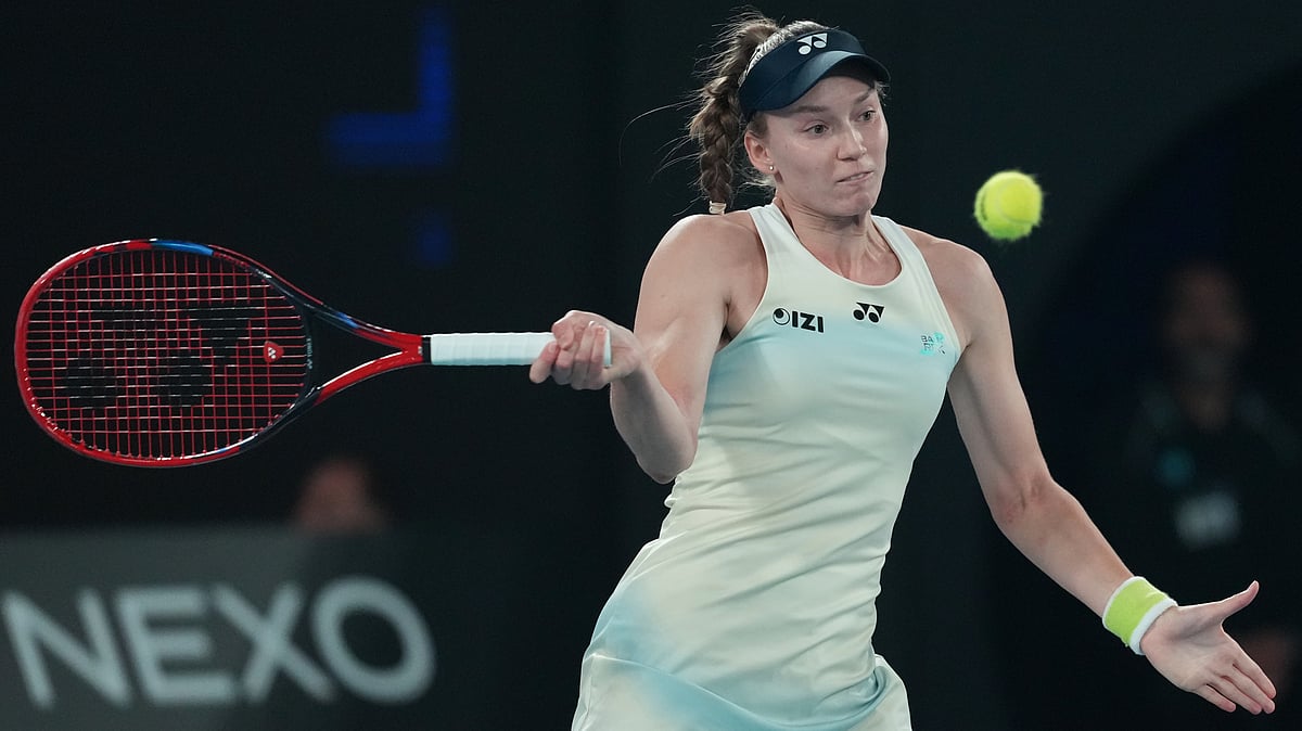 (AP Photo/Asanka Brendon Ratnayake)
 : Elena Rybakina of Kazakhstan plays a forehand to Aryna Sabalenka of Belarus during the women's singles final at the Australian Open tennis championship in Melbourne, Australia, Saturday, Jan. 31, 2026. 