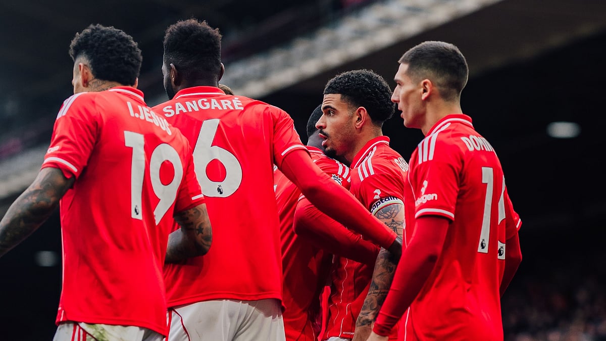 Nottingham Forest celebrate Morgan Gibbs-White's goal.