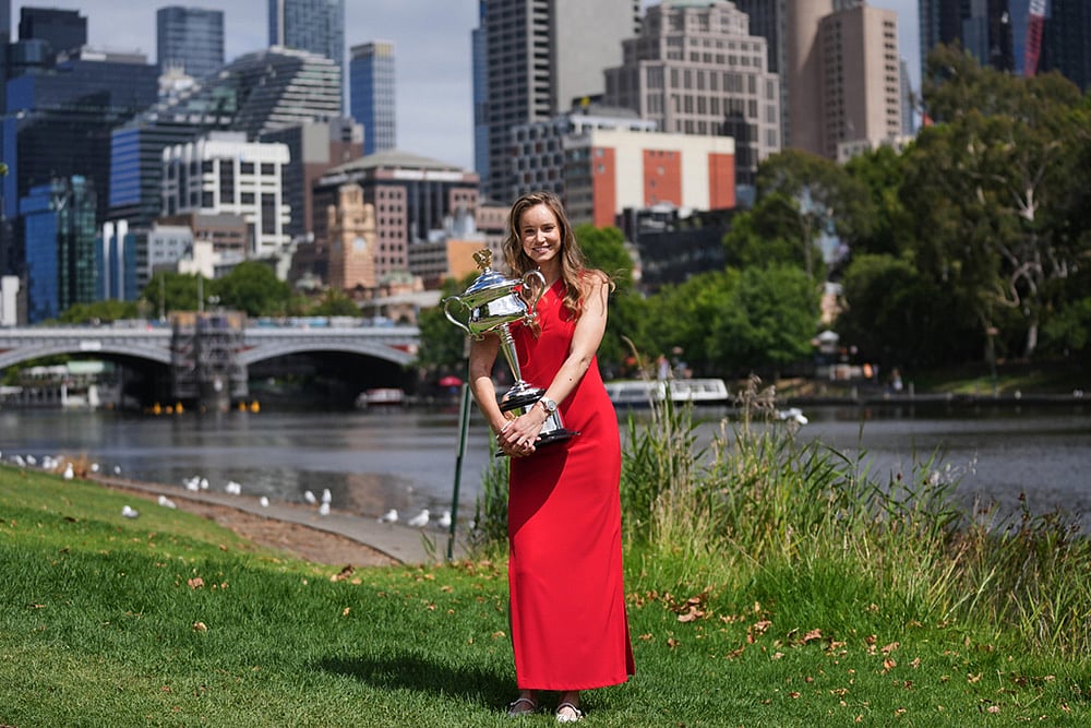 Elena Rybakina Yarra River Pics