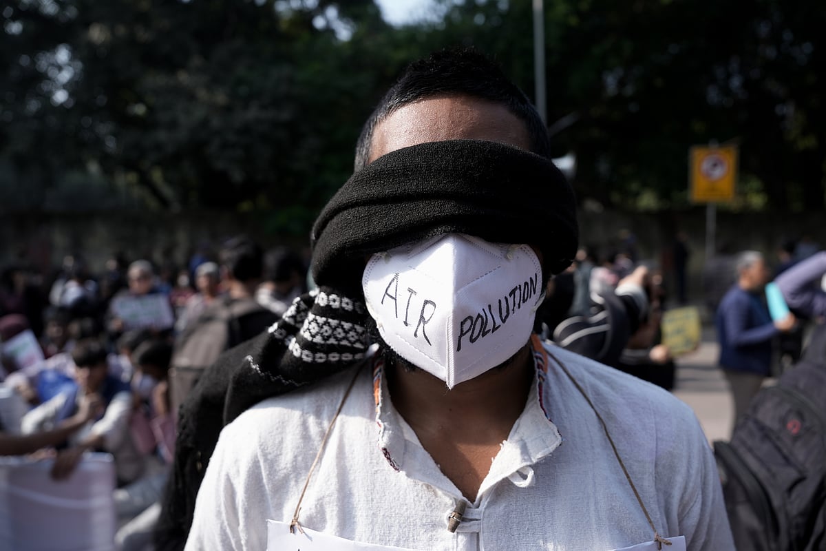 Tribhuvan Tiwari : Delhi Amidst Pollution