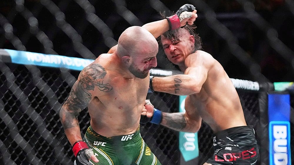| Photo: AP/Lynne Sladky : UFC 314 Mixed Martial Arts: Alexander Volkanovski vs Diego Lopes