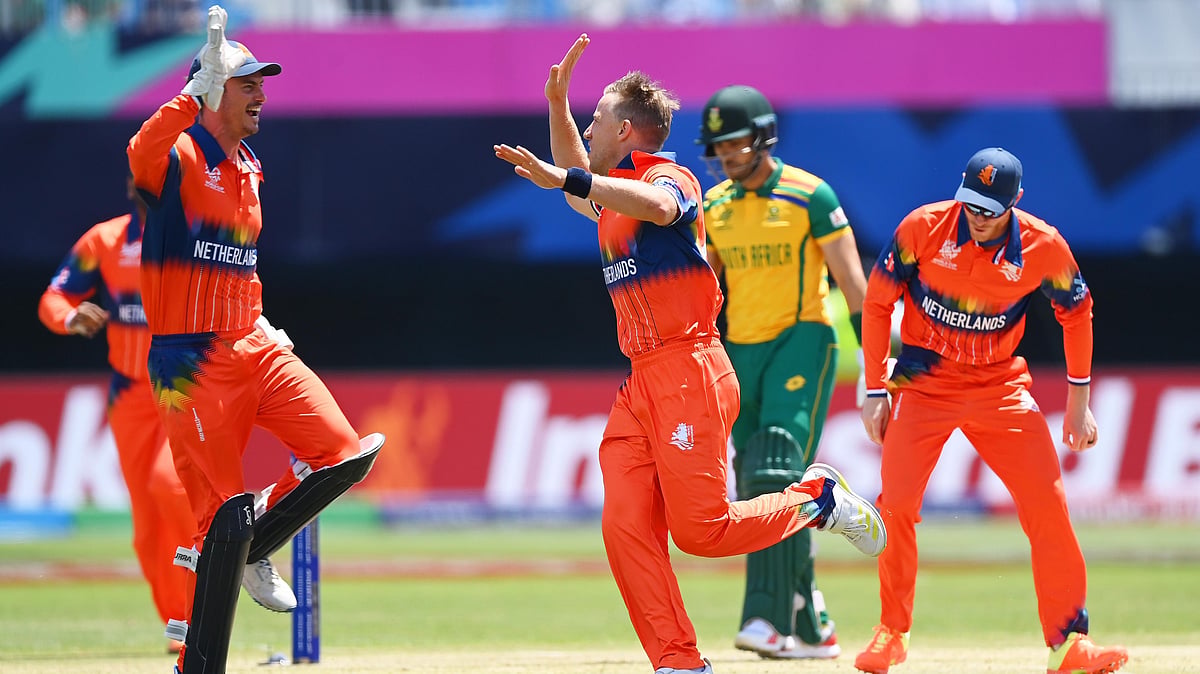 | Photo: X/T20WorldCup : Netherlands players celebrate a wicket during the ICC T20 Cricket World Cup against South Africa on June 8, 2024.