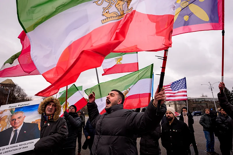 US Iran tensions
Iran nuclear program
West Asia conflict
US Iran war threat