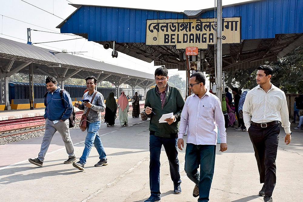 NIA team begins probe into violence in Murshidabad after migrant workers death