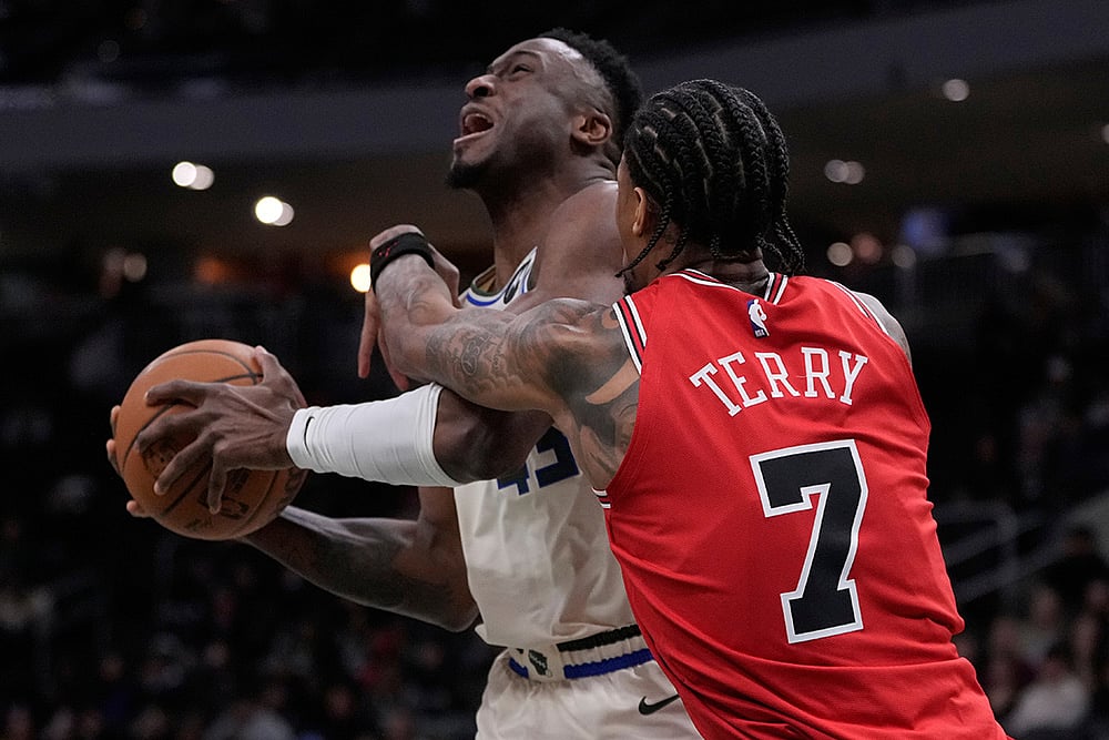 Milwaukee Bucks vs Chicago Bulls NBA basketball game-Dalen Terry