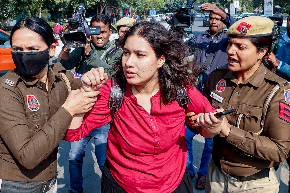 SFI protest outside Education Ministry