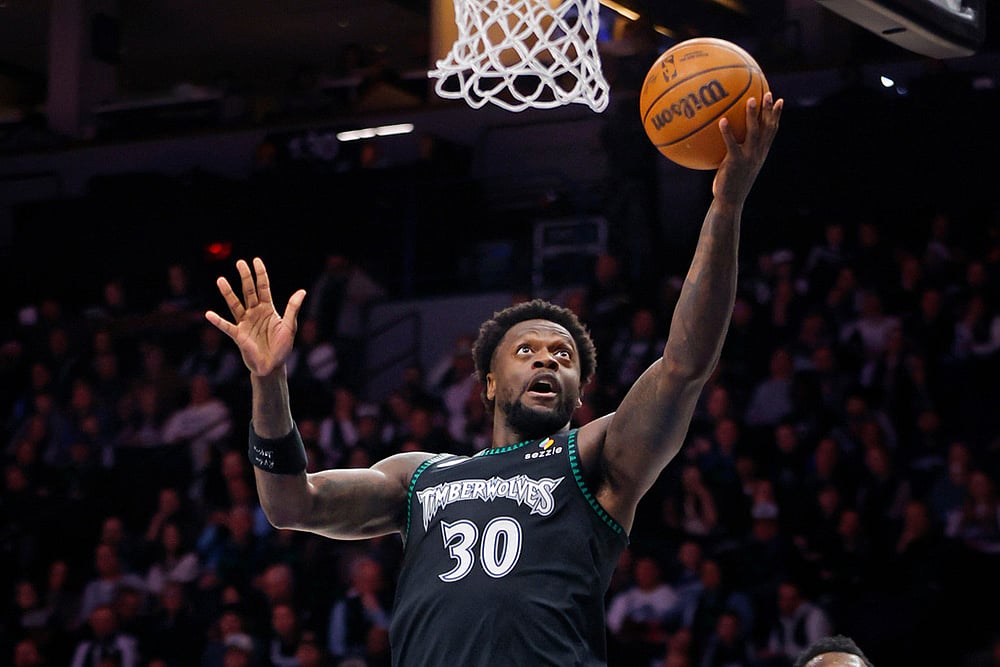 Minnesota Timberwolves vs New Orleans Pelicans NBA basketball game-Julius Randle