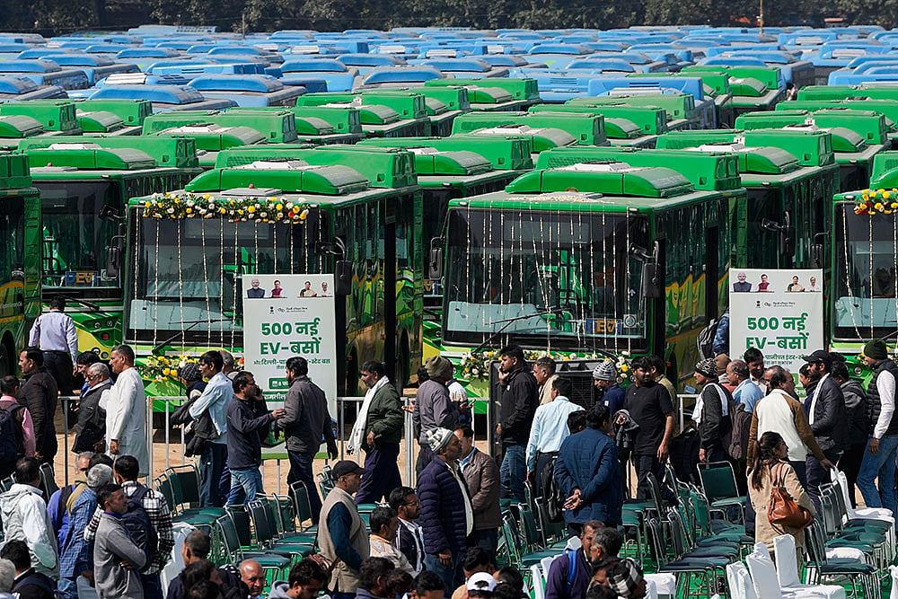 Delhi CM flags off 500 EV buses