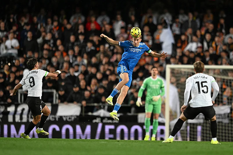 Valencia vs Real Madrid Spanish la liga soccer match-Dean Huijsen