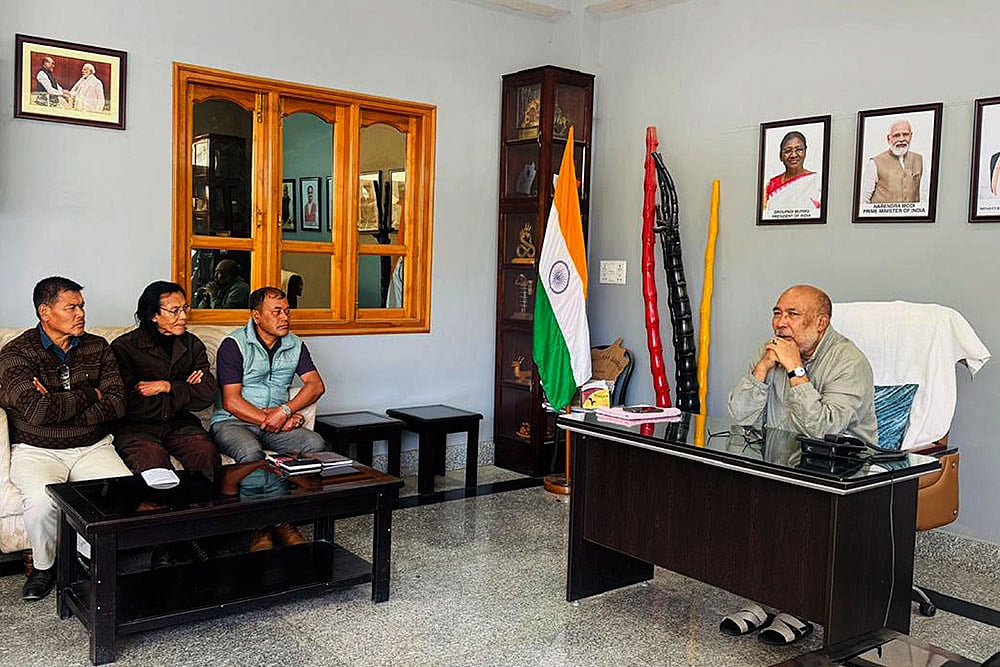 Former Manipur CM meets Meitei community representatives
