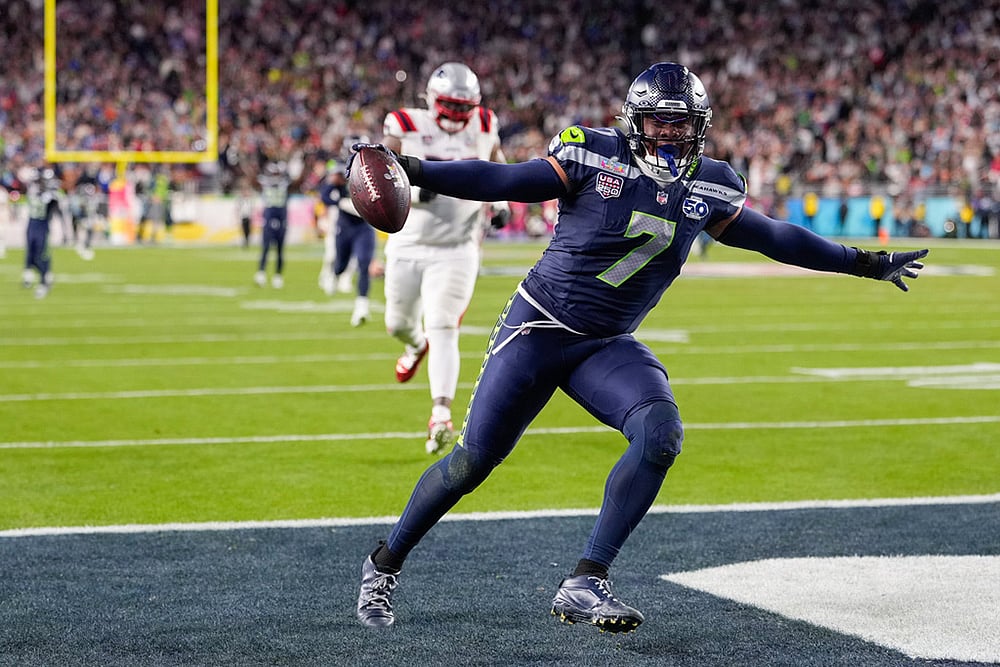 Patriots vs Seahawks NFL Super Bowl 60 football game-Uchenna Nwosu