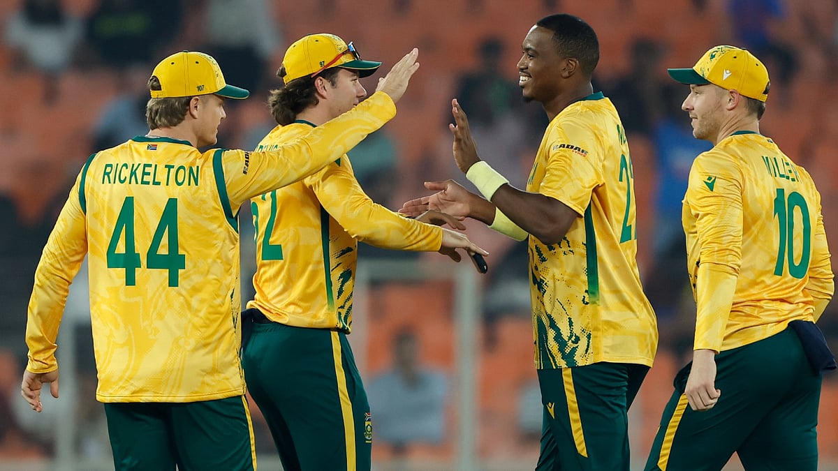 South Africa celebrate the wicket of Canada captain Dilpreet Bajwa