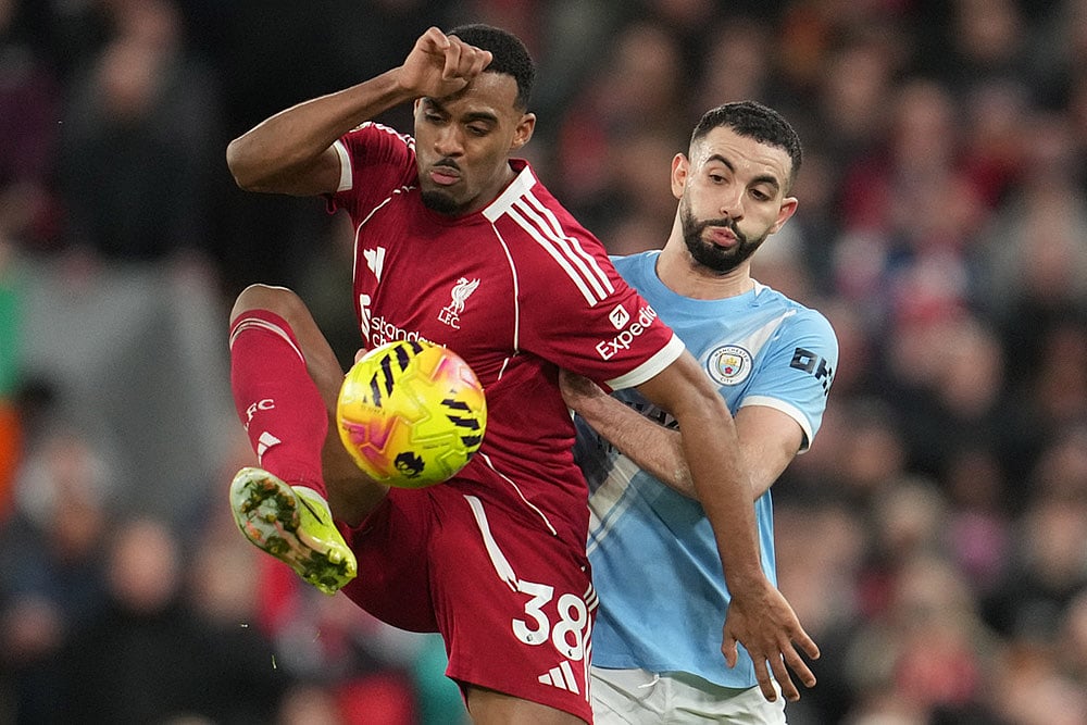 liverpool vs manchester city premier league soccer-Ryan Gravenberch