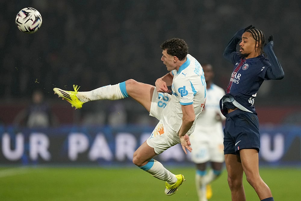 PSG vs Marseille France League One Soccer match-Benjamin Pavard