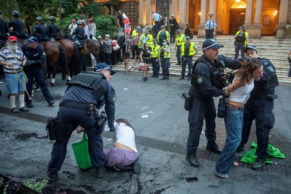 Australian Leaders Urge Calm After Violent Sydney Protests During Israeli President’s Visit