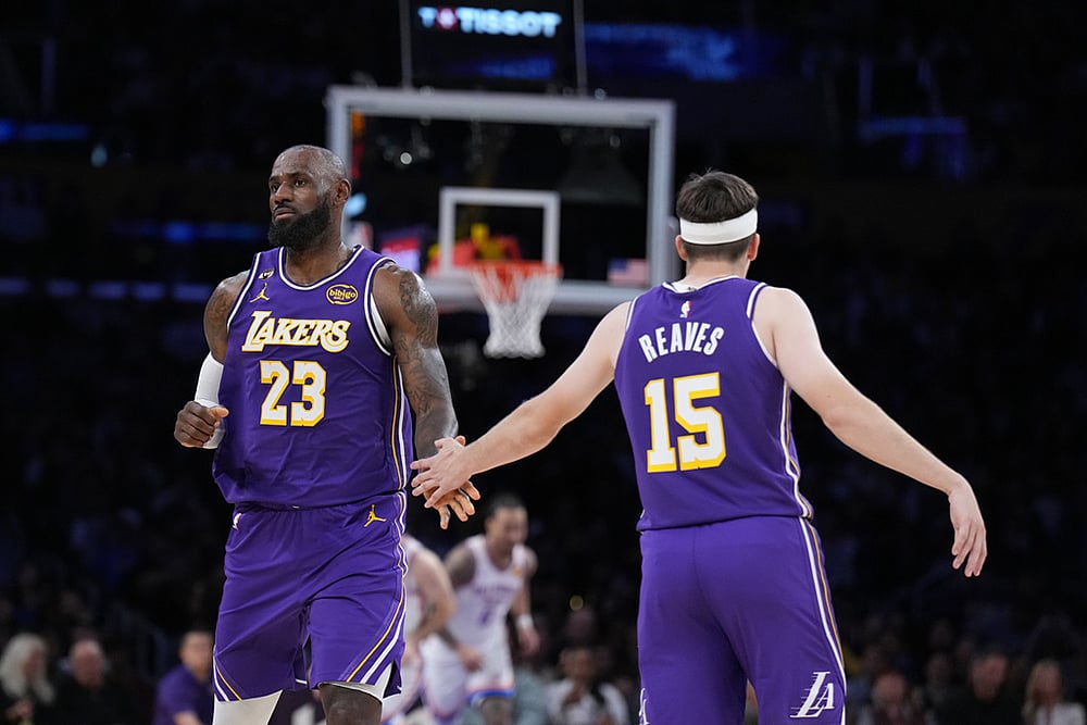 Los Angeles Lakers Vs Oklahoma City Thunder nba basketball game-LeBron James