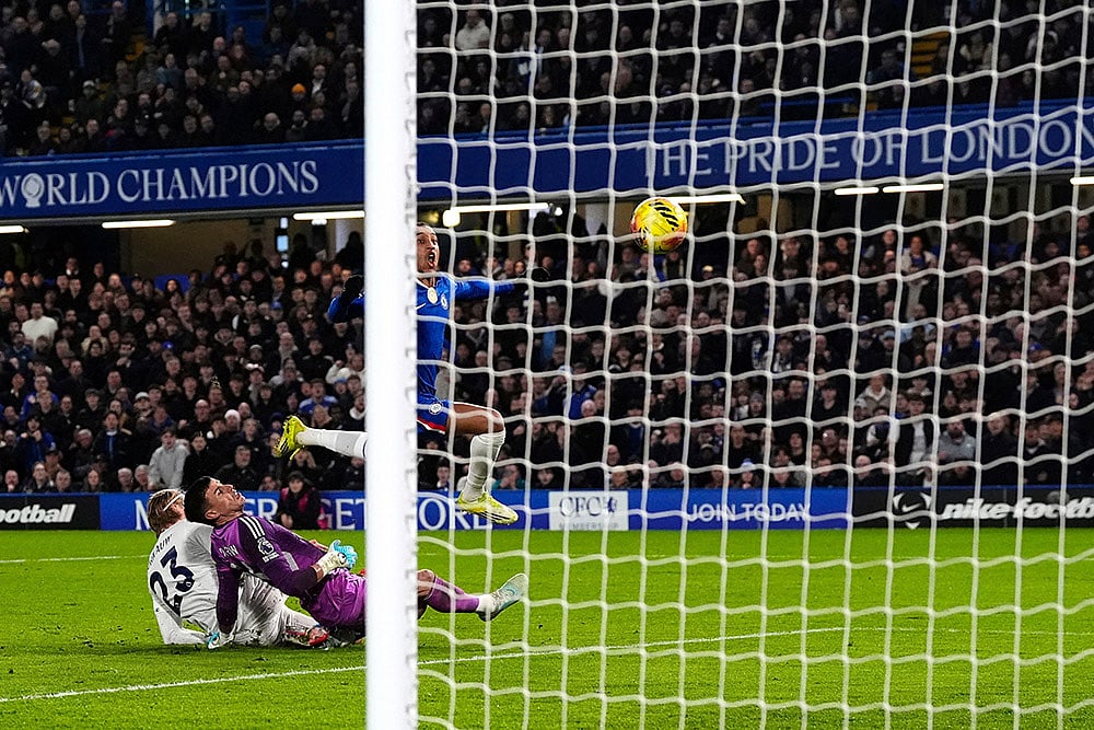Chelsea vs Leeds United Premier league soccer match-Joao Pedro